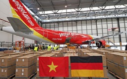 Hơn 10 tấn vật tư y tế phòng dịch đang được Vietjet chuyển từ CHLB Đức về Việt Nam