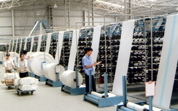 Đo vải vóc bằng... kg: Doanh nghiệp gặp khó