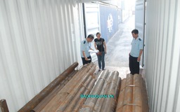Thông quan lâu vì quy định mới của Bộ Xây dựng 