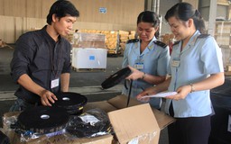 Hàng mẫu nhập khẩu gặp vướng mắc