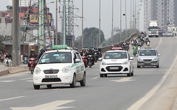 Taxi truyền thống đòi công bằng với Uber, Grab