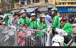 Hỗn chiến giữa lái xe ôm và tài xế Grab