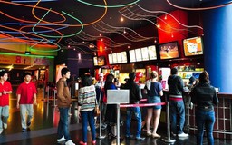 Phim Việt đang bị chèn ép?