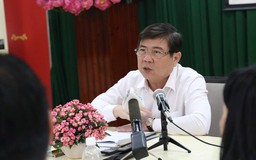 Chủ tịch TP.HCM 'xấu hổ' vì hồ sơ DN bị 'ngâm'