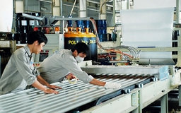 Còn nhiều quy định tương tự ‘mất bằng lái phải thi lại’