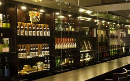 Nhà hàng bán rượu theo thực đơn có phải đăng ký?