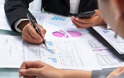 Chi nhánh có được ký hợp đồng xây dựng với tổng thầu?
