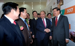 Hai Thủ tướng thăm ngọn cờ đầu trong hợp tác kinh tế Việt-Lào