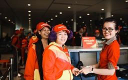 150 hành khách đặc biệt trên 'chuyến bay yêu thương'