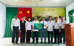 Viettel trao 24.300 suất học bổng “Vì em hiếu học”