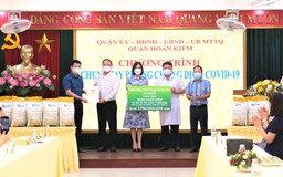 Vietcombank trao tặng ô tô cứu thương phục vụ công tác phòng, chống dịch COVID-19