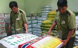 Cấp phép lưu hành phân bón: Vẫn vướng giấy phép con?