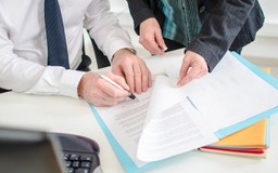 Có được ủy quyền cho chi nhánh ký kết hợp đồng?