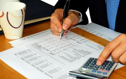 Thuê lao động tại nước ngoài, khai thuế thế nào?