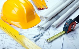 Hai nhà thầu thuê thiết bị cùng một nơi, xử lý thế nào?