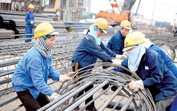 Gói thầu tự thực hiện có được giao khoán nhân công?