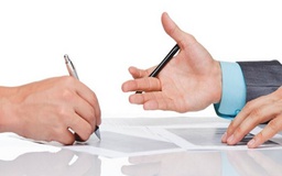 Có được thanh toán hợp đồng qua tài khoản văn phòng đại diện?