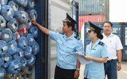 Kiểm tra 100% lô hàng thùng sắt dùng chứa đạn nhập khẩu