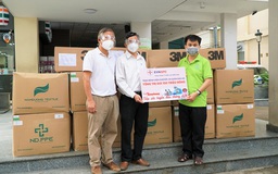 EVNSPC: Tặng vật tư y tế cho bệnh viện điều trị bệnh nhân COVID-19