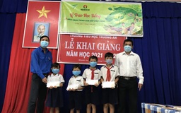 Phân bón Cà Mau dành 2 tỷ đồng cho Quỹ học bổng ‘Hạt ngọc mùa vàng’