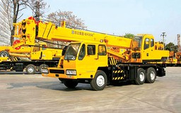 Gỡ vướng cho DN về phân loại mặt hàng Cần trục bánh lốp 