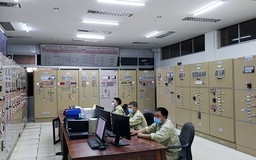 Tìm hướng giải tỏa áp lực lưới điện truyền tải