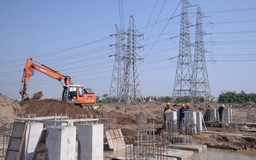 Nhiều công trình đầu tư xây dựng của EVN 'gặp khó' do COVID-19