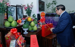 Thủ tướng Phạm Minh Chính dâng hương các cố lãnh đạo Đảng, Nhà nước và thăm, chúc Tết nguyên lãnh đạo Đảng, Nhà nước