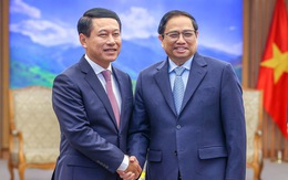 Prime Minister hosts reception for Lao Deputy Prime Minister Saleumxay Kommasith