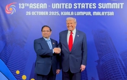 Prime Minister Pham Minh Chinh meets President Donald Trump in Malaysia