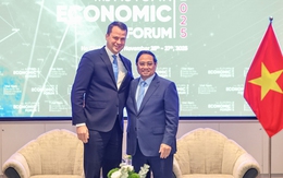 Prime Minister hosts foreign guests attending Autumn Economic Forum