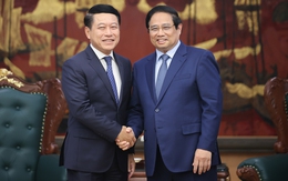 Viet Nam gives highest priority to relations with Laos: Prime Minister