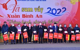 Phó Thủ tướng Lê Văn Thành vui "Tết sum vầy - Xuân bình an" với người lao động