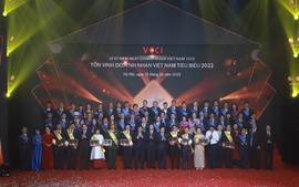 'Nữ tướng' ngành điện được vinh danh Doanh nhân Việt Nam tiêu biểu năm 2022