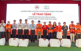 1.000 bộ áo phao cứu sinh đa năng đến tay ngư dân nghèo Bình Thuận