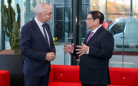 Thủ tướng thúc đẩy hợp tác với trung tâm công nghệ cao hàng đầu châu Âu