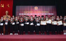 Tự hào với những tấm huy chương, khẳng định vị thế giáo dục Việt Nam