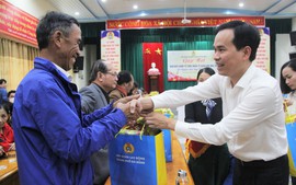 Tặng 11.300 suất quà cho người lao động Đà Nẵng dịp Tết