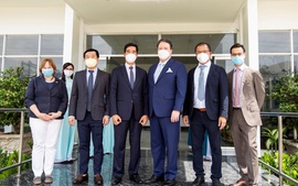 Tân Đại sứ Hoa Kỳ tại Việt Nam thăm nhà máy sữa Vinamilk ở Cần Thơ