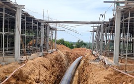 Nhà máy Bột - Giấy VNT19 thi công đường ống xả thải theo đúng phê chuẩn thiết kế