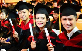 Tôn vinh người tài không chỉ bằng giấy khen