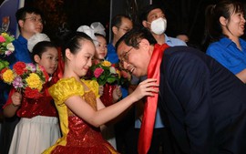 Hãy lắng nghe trẻ em bằng trái tim, hãy bảo vệ trẻ em bằng hành động*