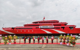 Hạ thủy siêu tàu khách cao tốc lớn nhất Việt Nam