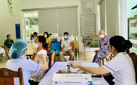 Đà Nẵng tích cực vận động người dân tiêm vaccine phòng COVID-19 