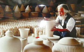 Bảo tồn giá trị văn hóa làng nghề gắn với phát triển kinh tế du lịch