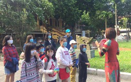 Bài 1. Doanh nghiệp du lịch: Khó chồng khó