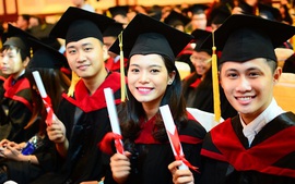 Sửa quy định về đối tượng tiêu chuẩn dự tuyển đi học nước ngoài 
