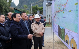 Thủ tướng khảo sát thực địa, thúc đẩy 2 'động lực phát triển' mới của Cao Bằng