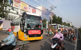 Saigon Co.op khởi hành chuyến xe hạnh phúc đưa người dân về quê đón Tết