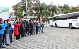 Đà Nẵng tổ chức 'chuyến xe công đoàn' đưa gần 3.000 lao động về quê đón Tết